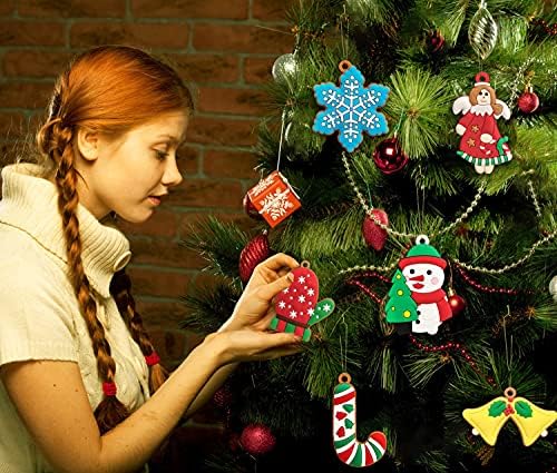 12 парчиња Божиќни украси за мала декорација на новогодишни елки, разновидни пластични глинени фигурини украси новогодишна елка што висат