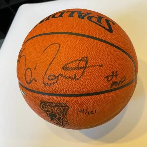 Кевин Гарнет „2004 МВП“ потпиша Спалдинг НБА игра кошарка Горна палуба Уда Коа - Автограмска кошарка