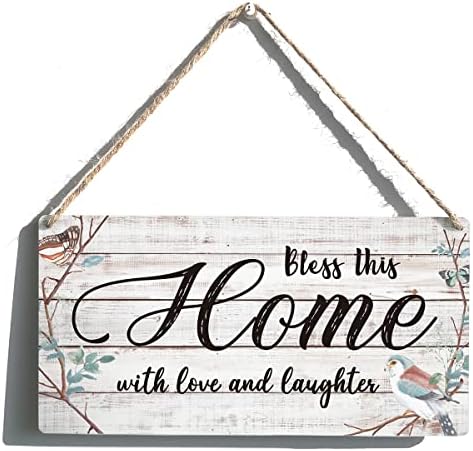 Семеен знак подарок Фармхаус Благословете го овој дом со loveубов и смеа дрвена висечка знак Плакета ретро wallидна уметност декор за домашна
