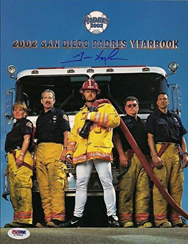 Тревор Хофман го потпиша списанието за годишнини на Падрес во 2002 година PSA/DNA COA Auto'd Fireman - Autographed MLB списанија