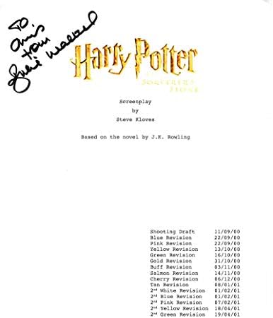 Julули Волтерс потпиша автограм Хари Потер и Каменот на Сорцер Стоун Фул филм - во која глуми Даниел Редклиф, Ема Вотсон, Руперт Гринт,