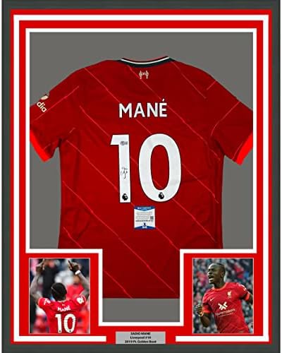 Врамен автограмиран/потпишан Садио Мане 33х42 Ливерпул Црвен фудбалски дрес Бекет Бас Коа