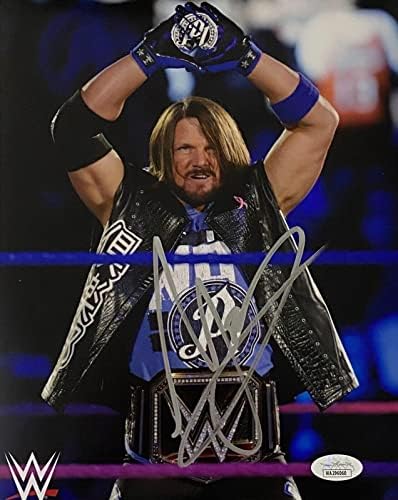 WWE Ексклузивен А.J. Стилови потпишани автограмирани 8x10 Фото JSA автентикација 6 - Фотографии за автограми во борење