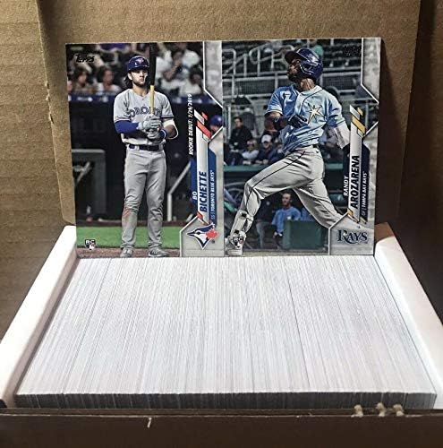 2020 година Ажурирање на Топс Комплетен рака собрани MLB Бејзбол сет од 300 картички во сурова состојба - вклучува 29 картички за дебитанти со