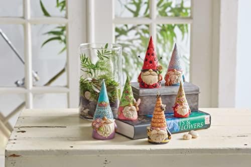 Enesco Jim Shore Heartwood Creek Gnome држи фигура на пеперутка, 5,25 инчи, повеќебојни