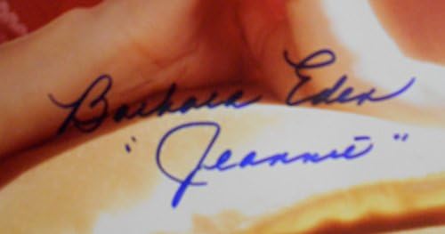 Барбара Еден ја автограмираше фотографијата од неа Како Џин. Каква убава жена и актерка.