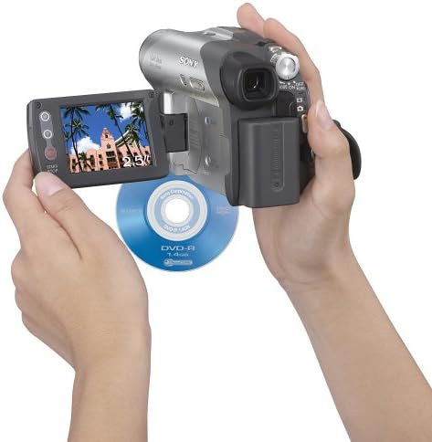 Sony DCR-DVD105 DVD Handycam Camcorder со 20x оптички зум