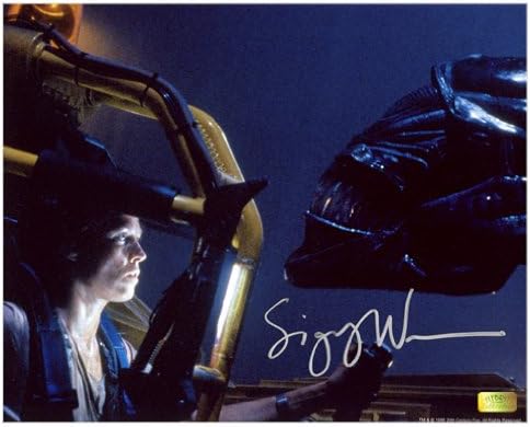 Sigourney Weaver Autograged 8x10 странци лице надвор од фотографијата