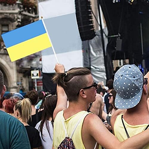 Мини знаме на Украина 14 '' x 21cm '', Украина рака држени знамиња Банер со стап, живописна боја и УВ избледени отпорни
