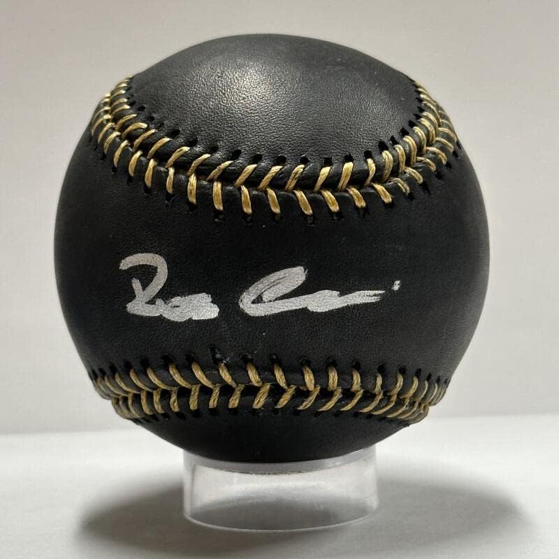 Робинсон Кано сингл потпиша официјален црн бејзбол. Auto Steiner MLB Auth - автограмирани бејзбол