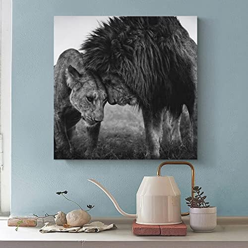 Машки африкански лав, неговиот лавски придружник романтична црна бела уметност фотографија диви животни wallидни уметнички слики платно