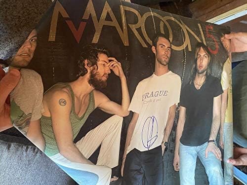 Адам Левин потпишав Autograph Maroon 5 постер - The Voice Stud, песни за Janeејн
