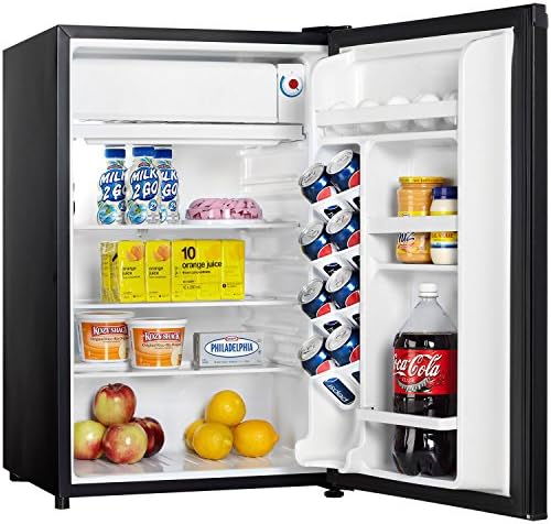 Данби дизајнер 4,4 кубни метри Компактен фрижидер црно
