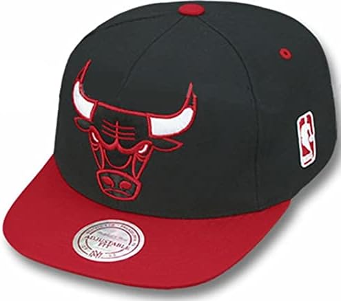 Нова ера автентична ексклузивна Чикаго Булс Мичел и Нес Снајпбек Капче 2 тон црна и црвена со лого XL: една големина одговара