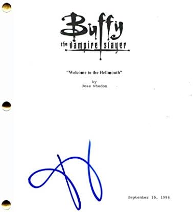 Дејвид Бореаназ го потпиша автограмот „Бафи на вампир убиецот“ целосна пилот -скрипта - во која глуми Сара Мишел Гелар, Ангел, Бонс, Студ за тим