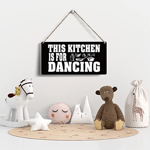Оваа кујна е за танцување дрво знак 6 x 12 смешна кујна дрвена висечка плакета за домашна уметност декорација присутна